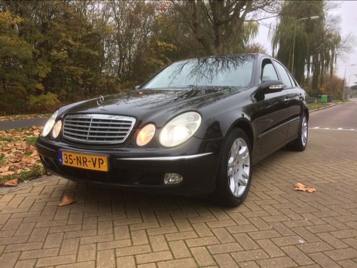 Mercedes E-Klasse 3.2 E320 Sedan AUT 2004 Zwart