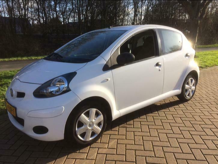 Toyota Aygo 1.0 12V Vvt-i 5DRS 2011 Wit