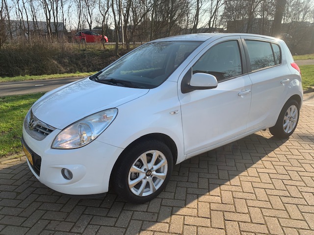 Hyundai I 20 1.2 5-DRS 2010 Wit airco